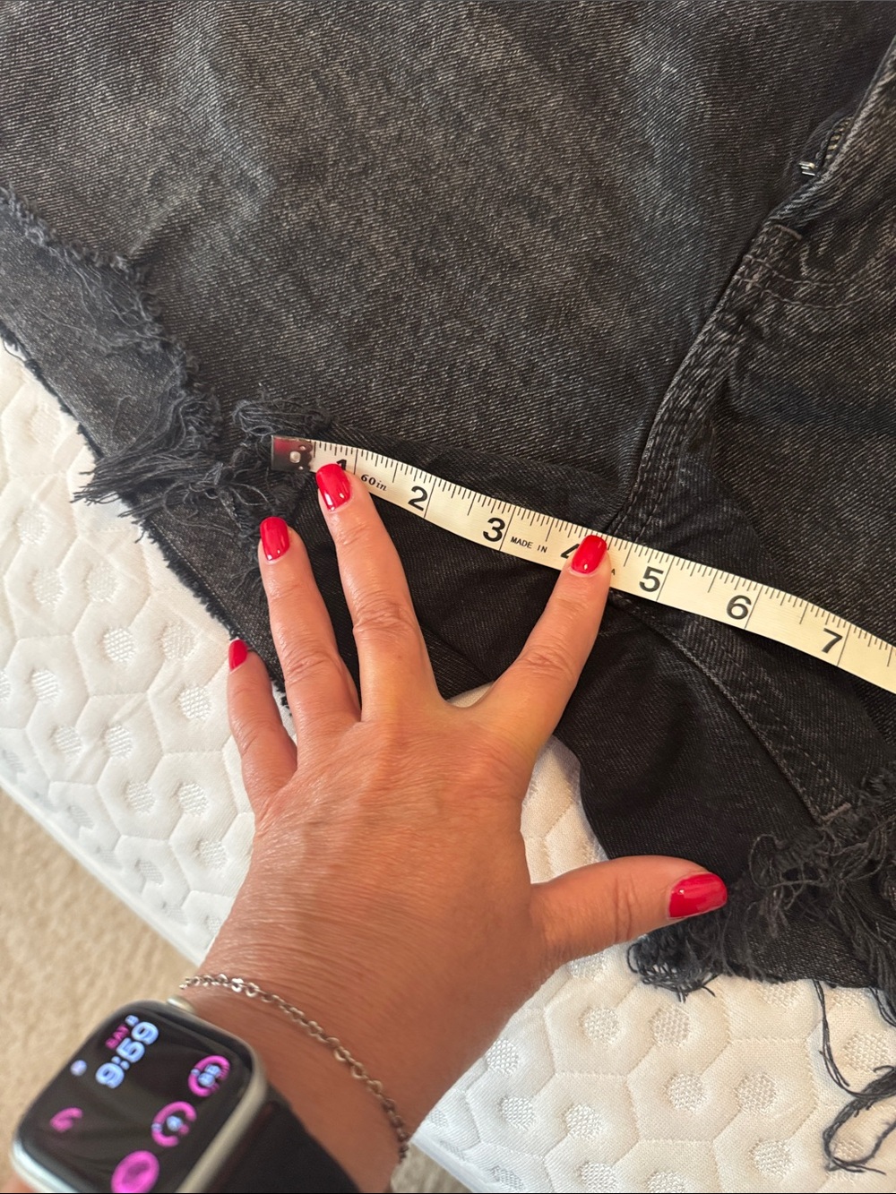 American Eagle Outfitters Black mid-Rise ex boyfriend Distressed Denim Shorts - Picture 7 of 7